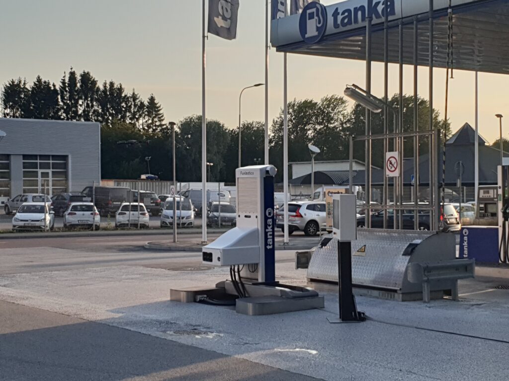 Robotic Gas Station